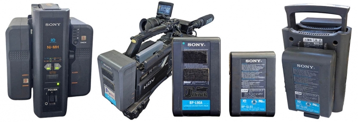 2 typy OBŘÍCH akumulátorů a k nim patřičná nabíječka 2 typy OBŘÍCH akumulátorů a k nim patřičná nabíječka