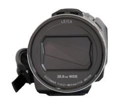 Videokamera Panasonic HC-V800: detail objektivu