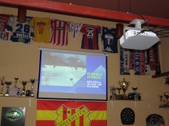 BenQ MH534 - detail přístroje při promítání na plátno BenQ MH534 - detail přístroje při promítání na plátno