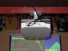 BenQ MH534 - v základním zapojení stačí přívod a HDMI BenQ MH534 - v základním zapojení stačí přívod a HDMI